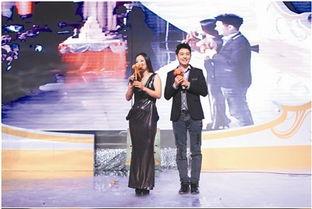 潍坊婚礼主持新闻爆料视频,浪漫婚礼现场突发意外，主持人临危不乱化解危机